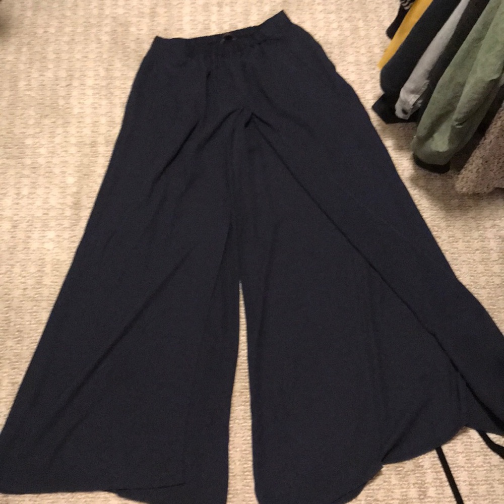 Size S- Zara wise leg polyester pant
